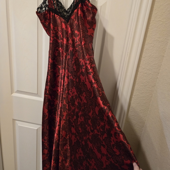Victoria's Secret Red and Black Lace Slip Dress - Picture 11 of 12